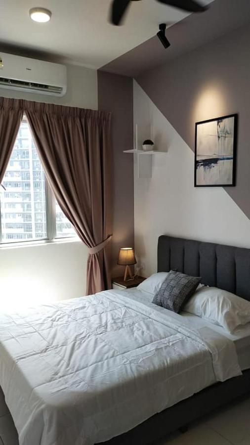 D'Rinie Sky Homestay Kajang Extérieur photo