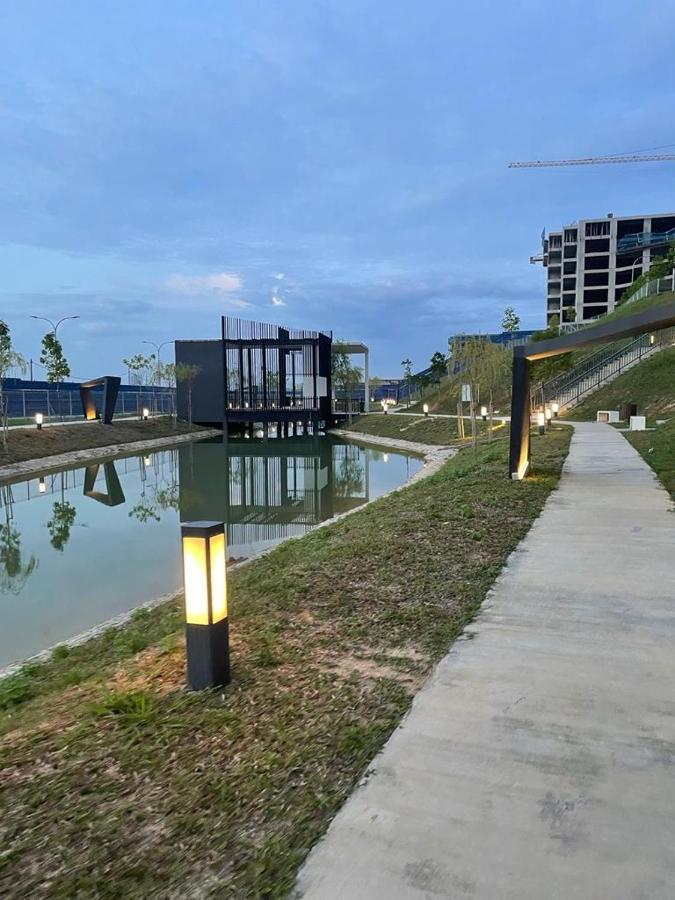 D'Rinie Sky Homestay Kajang Extérieur photo